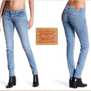 Levi's 524 Skinny Jeans 27x32 Low-rise Light/medium Wash NWT
